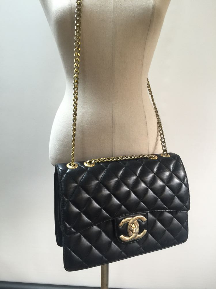 151. 샤넬 금장 더블플랩 점보체인백--2