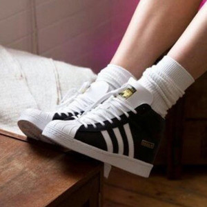 구하기 힘든 아디다스 슈퍼스타 업! 황금사이즈 2