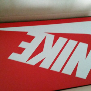 나이키 주비네이트 검흰