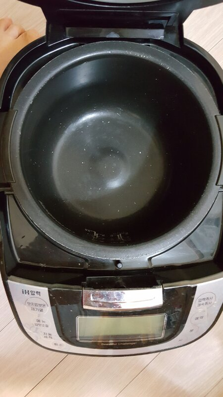 리홈 압력밥솥 이미지