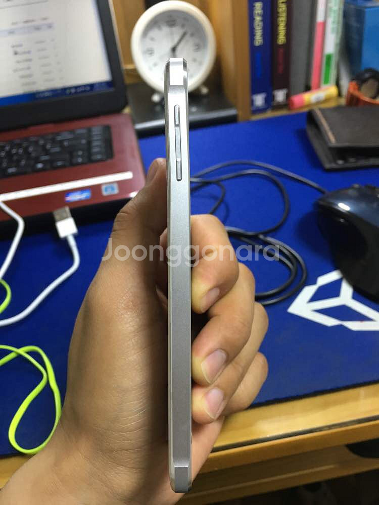갤럭시알파 화이트 팝니다--2