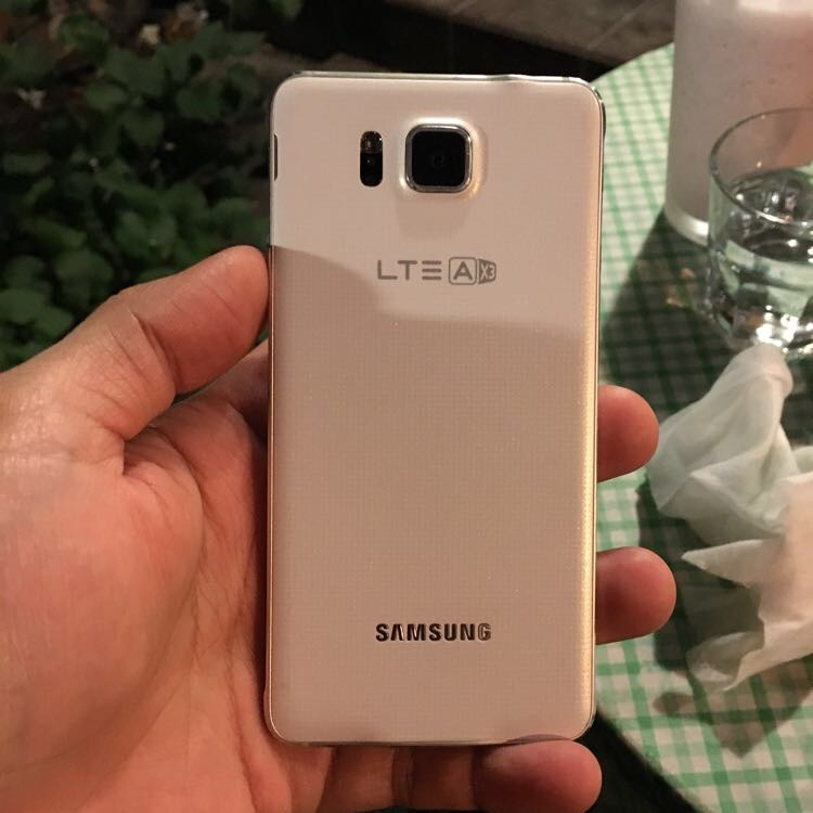 갤럭시알파 화이트 팝니다 이미지