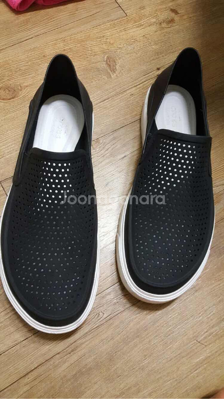 크록스 시티레인 슬립온맨 280미리 팝니다!--0