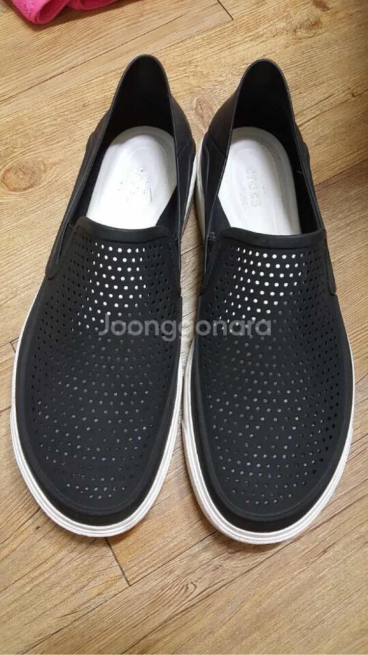 크록스 시티레인 슬립온맨 280미리 팝니다!--1