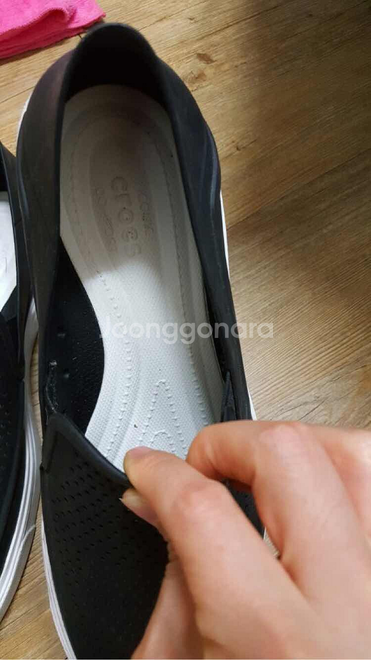 크록스 시티레인 슬립온맨 280미리 팝니다!--4