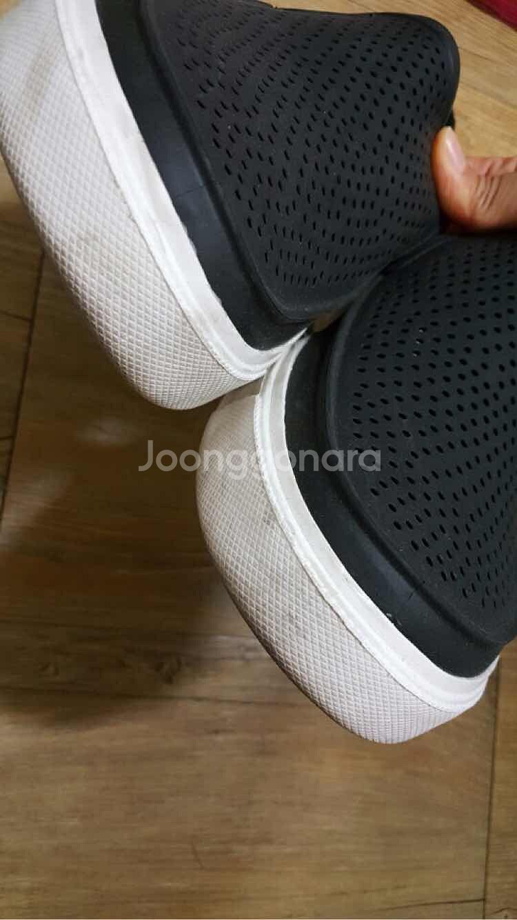 크록스 시티레인 슬립온맨 280미리 팝니다!--7