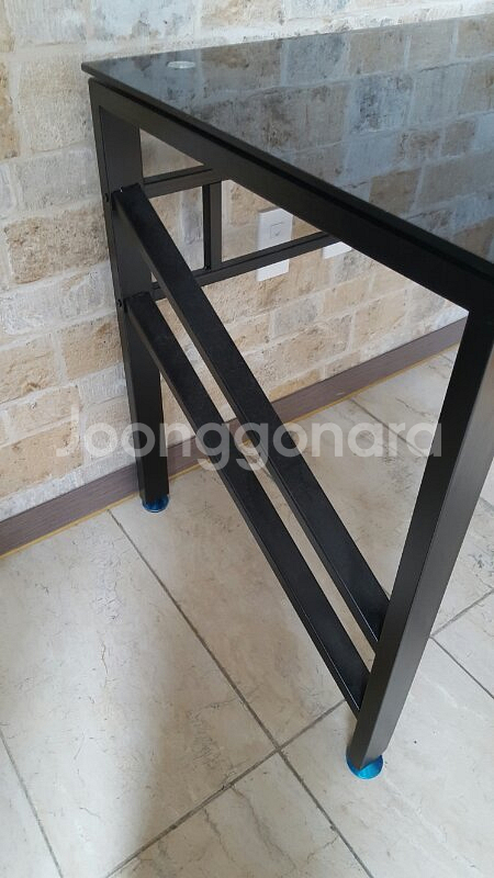 [대전] 모던 &심플한 강화유리 책상 팔아요--2