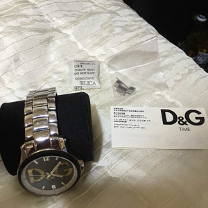 D&G 시계 팔아요