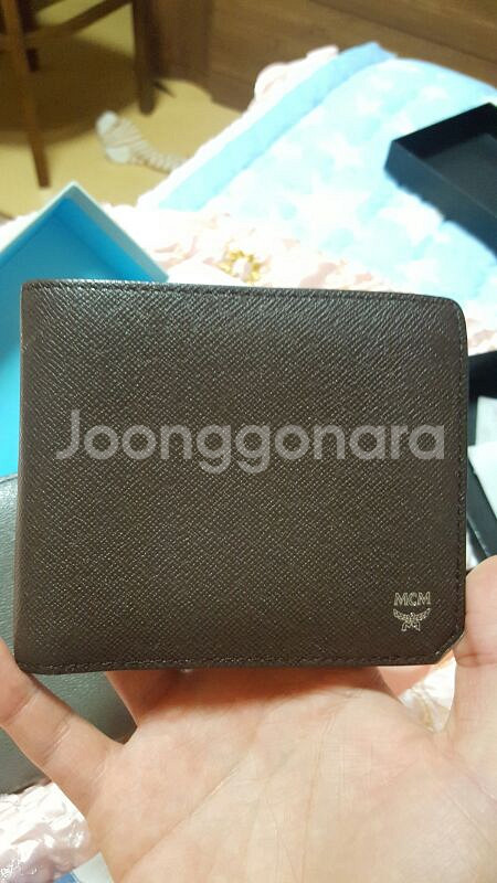 MCM 남성 반지갑 팝니다--1