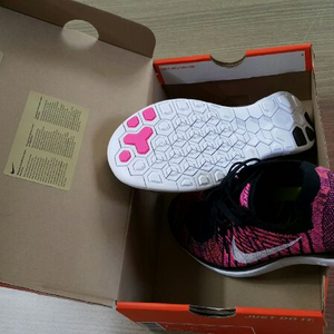 나이키 우먼 프리4.0 플라이니트240