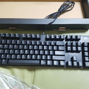 기가바이트 FORCE K83