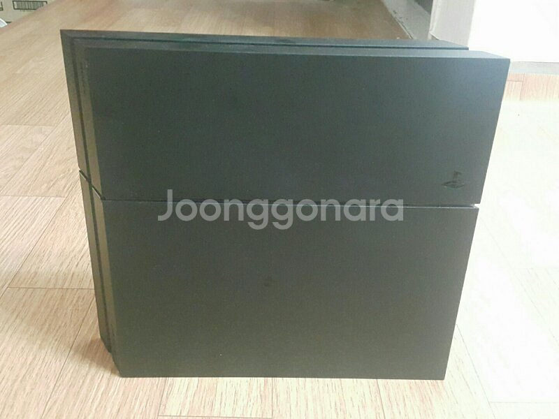 PS4 팝니다.--4