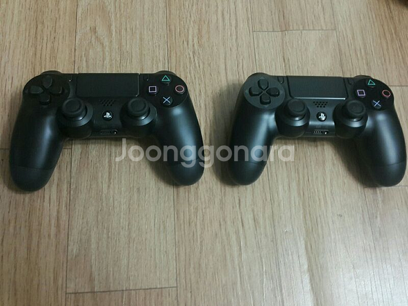 PS4 팝니다.--8