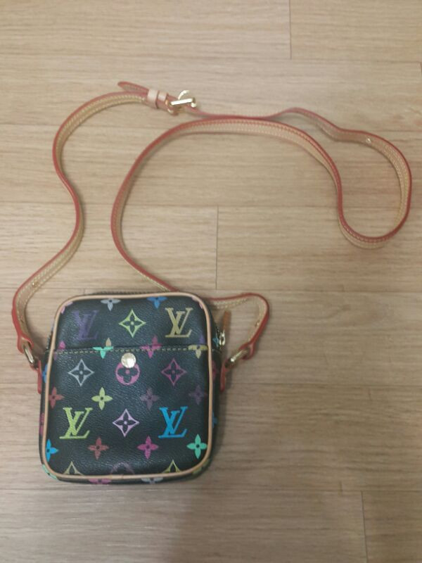 루이비통 가방 팝니다.--2