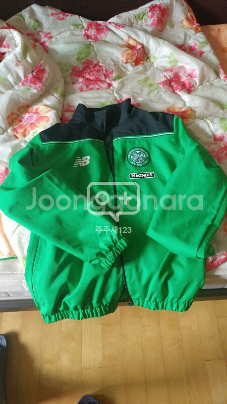 뉴발란스 셀틱 자켓 1.5만 사이즈100--0