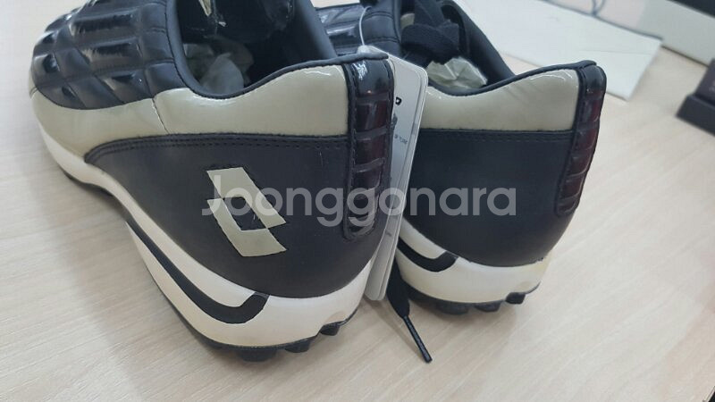 로또 축구화 사이즈 260--3