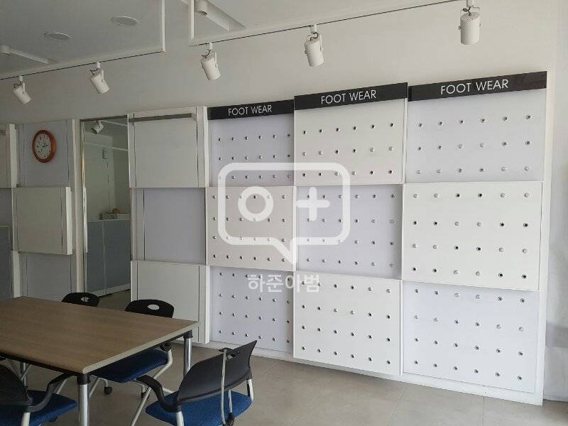 의류매장벽장집기--1