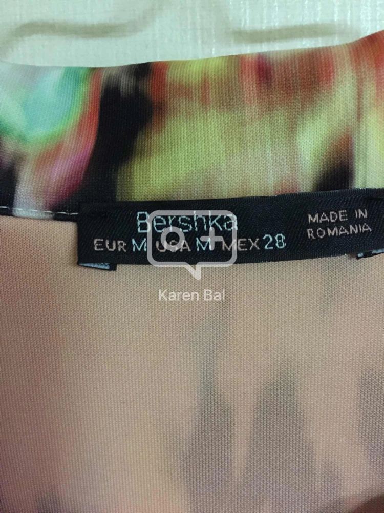 [새제품] Bershka 유니크한 상의 이미지