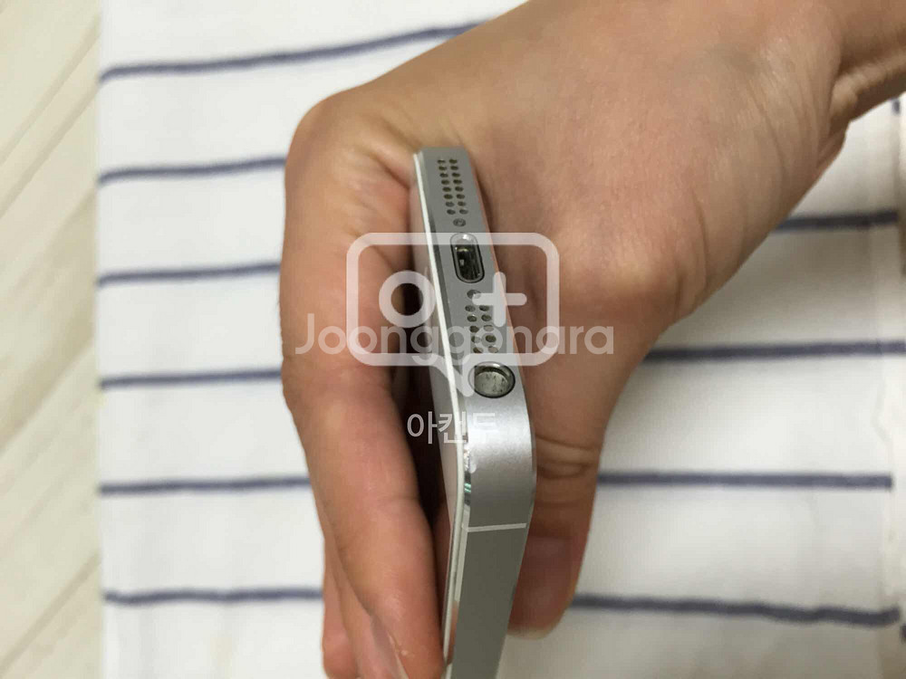 아이폰5 16g 팝니다--5