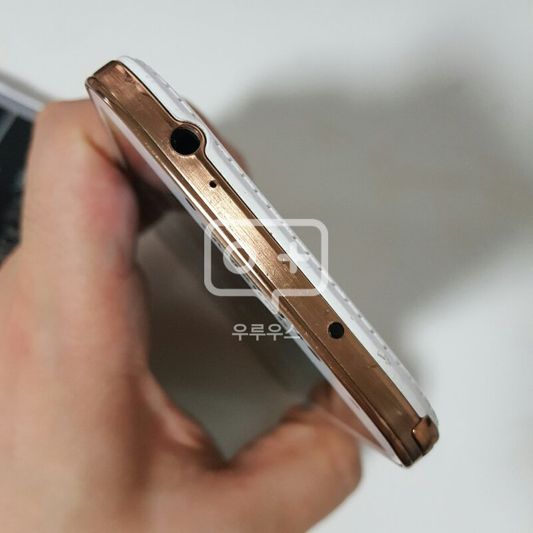 갤럭시s4 화이트골드 A급 팝니다--1