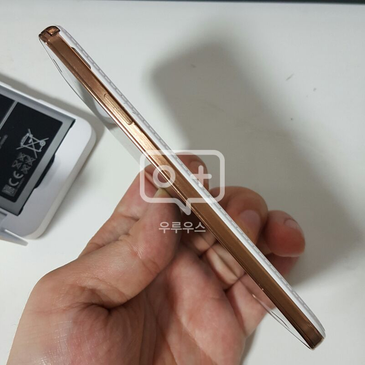 갤럭시s4 화이트골드 A급 팝니다--2