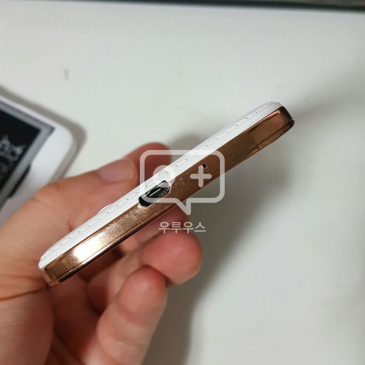 갤럭시s4 화이트골드 A급 팝니다--6