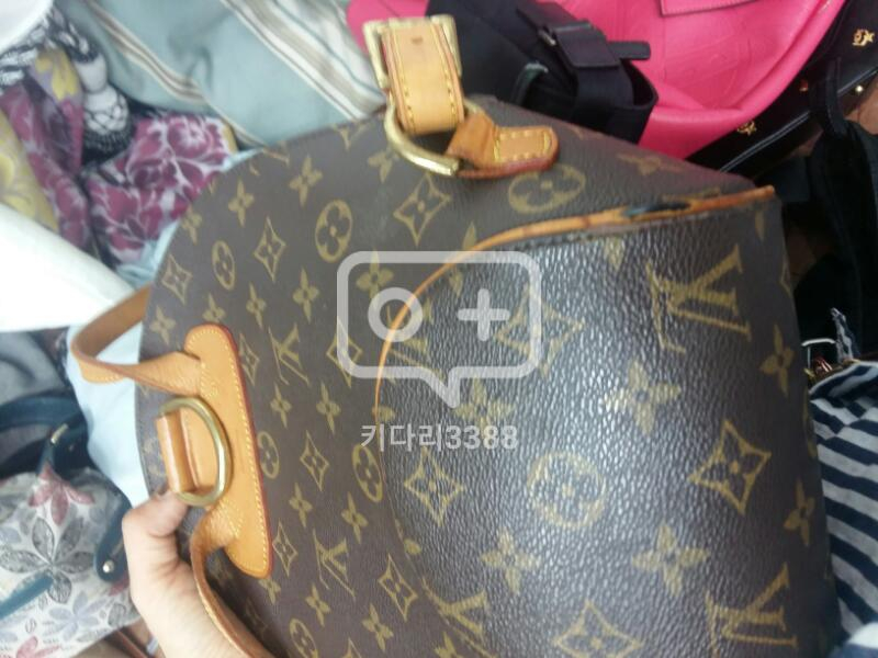 루이비통 st백팩--1