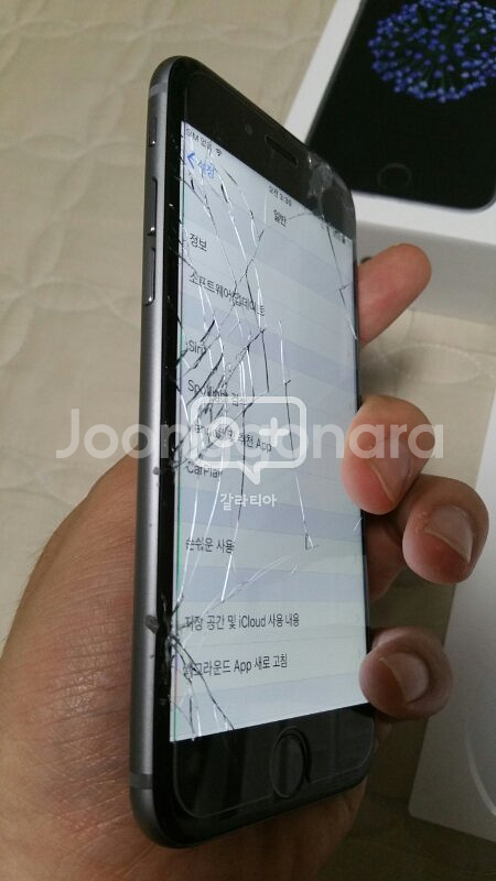 아이폰6 64G 액정깨진거 팝니다--2