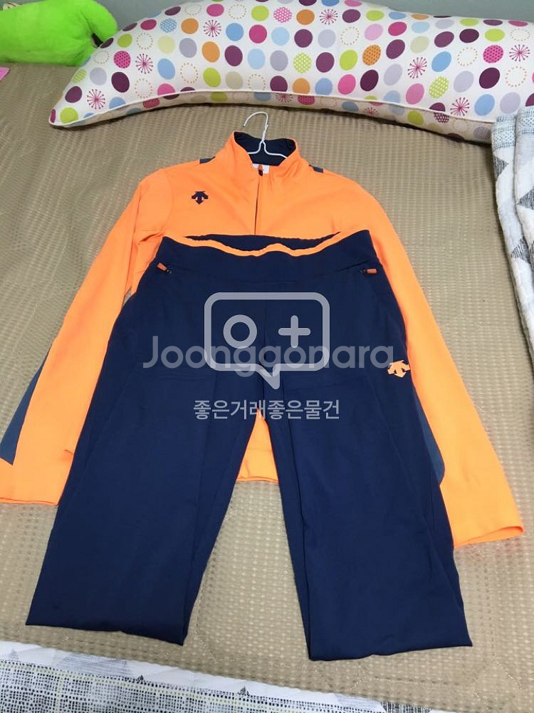 데상트 여성 트레이닝복 세트--0