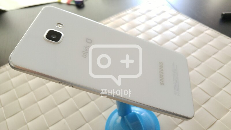 ㄷ)S급 갤럭시A7 2016 화이트 팝니다. A7--1