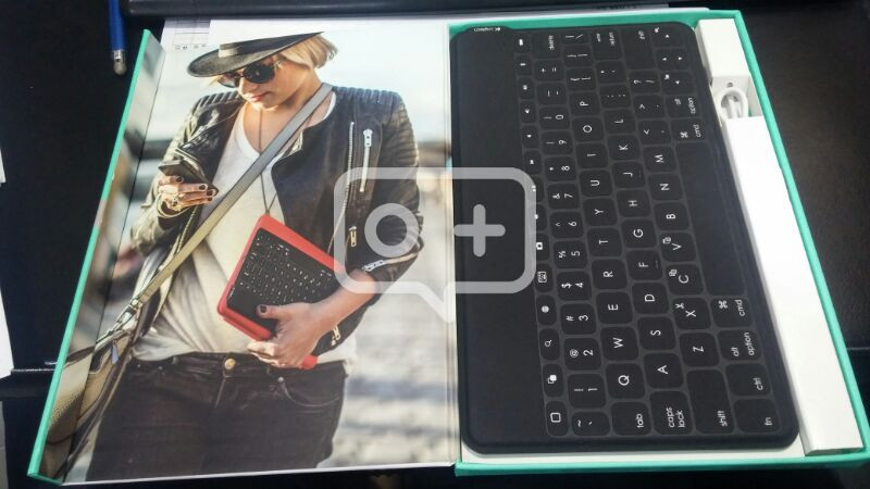 로지텍 keystogo 블루투스 키보드 블랙 색상 이미지