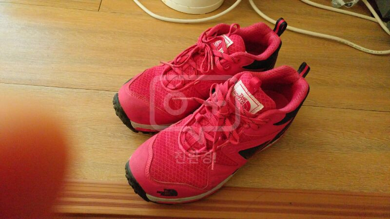 노스페이스 아웃도어운동화 이미지