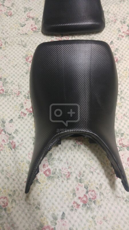 코멧 구형 안장시트(앞+뒤) 팝니다 이미지