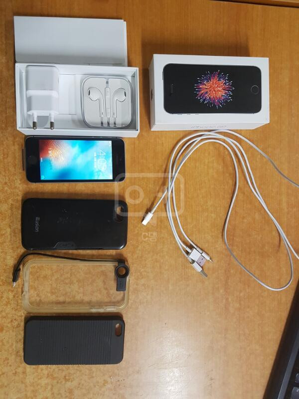 u플러스 아이폰 se 64기가 스그 팝니다--5