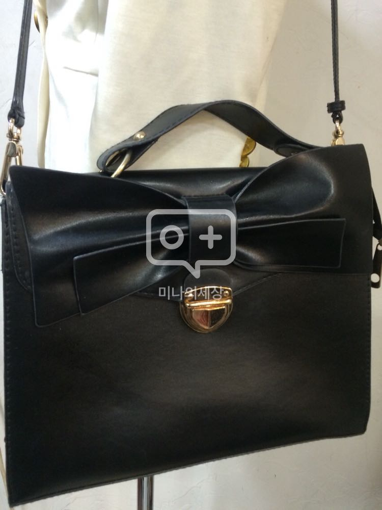 블랙리본크로스백 만오천원--1