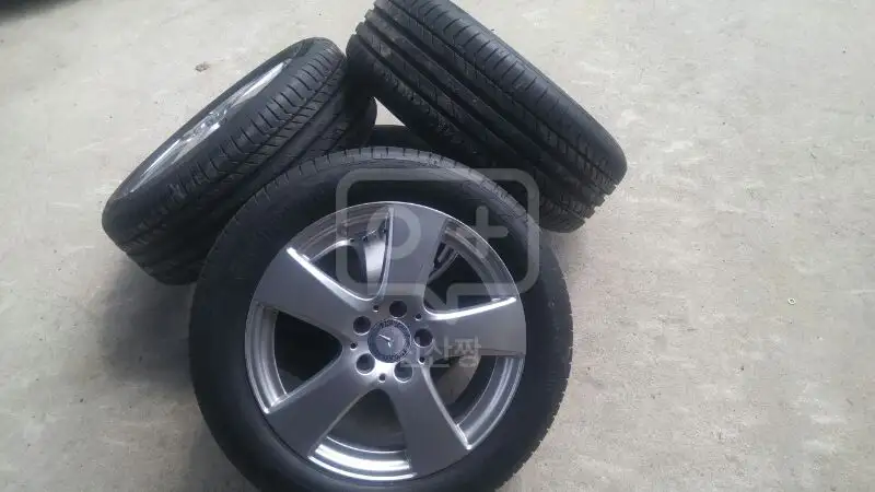 벤츠 C200D 17인치 순정 휠타 판매 이미지