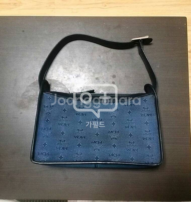 가격인하))정품] MCM데님 빈티지 쟈가드 숄더백--1