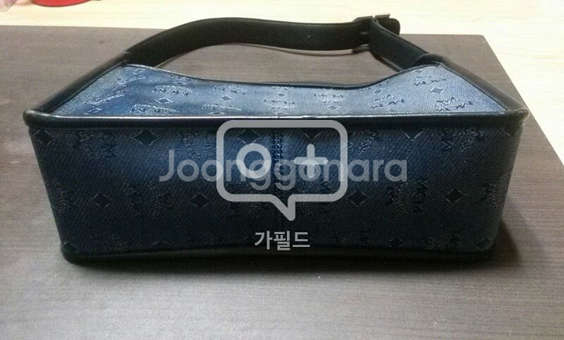 가격인하))정품] MCM데님 빈티지 쟈가드 숄더백--2