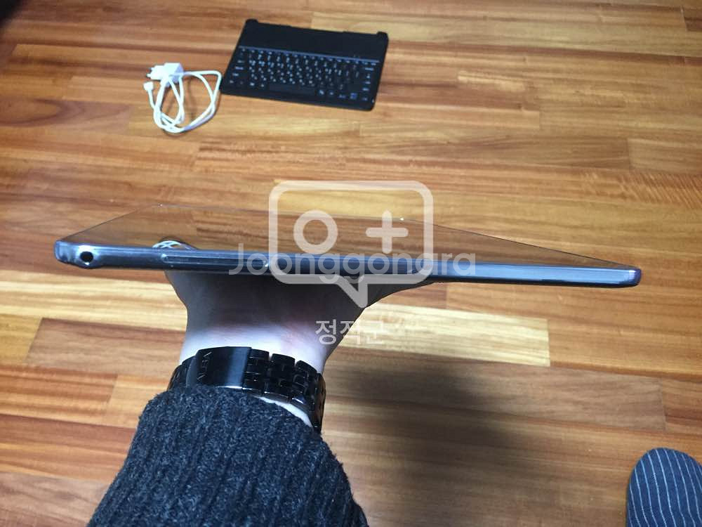 SM-P905F0--5
