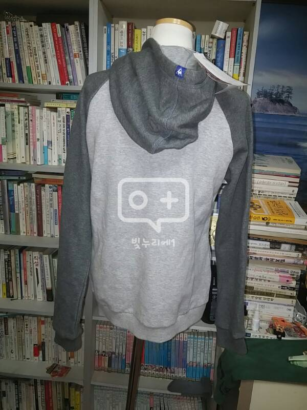 로꼬꾸 후드티 이미지