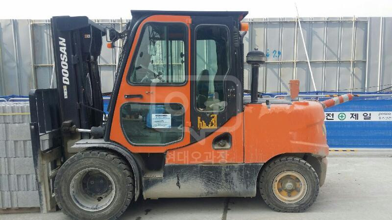 두산 지게차 4.5톤--0