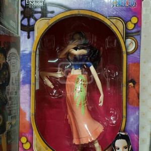 원피스피규어 개당3만입니다