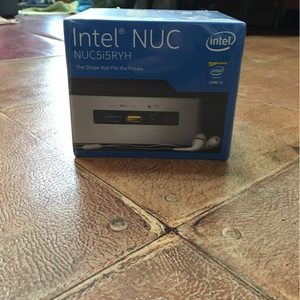 인텔 NUC5i5RYH 미개봉 판매합니다.