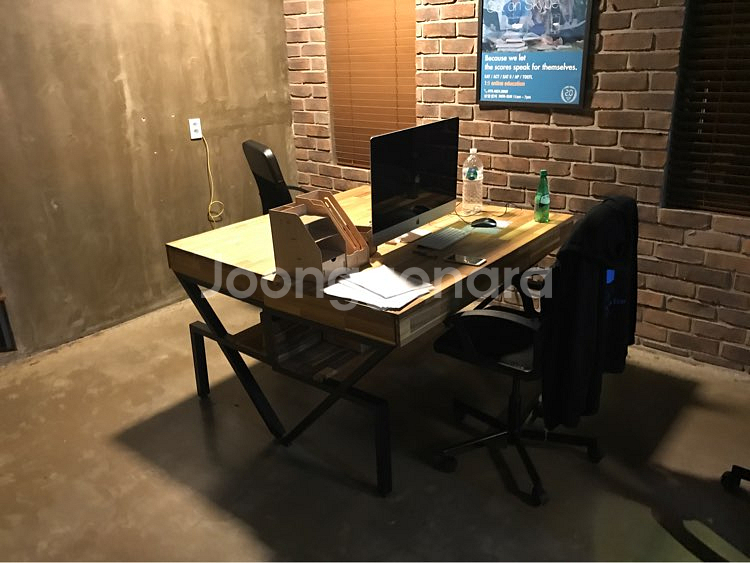 (서울) 최고급 나왕집성목 책상 인테리어 (4개)--3