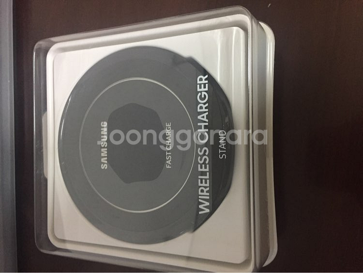 삼성 스탠드 무선충전기 팝니다--0