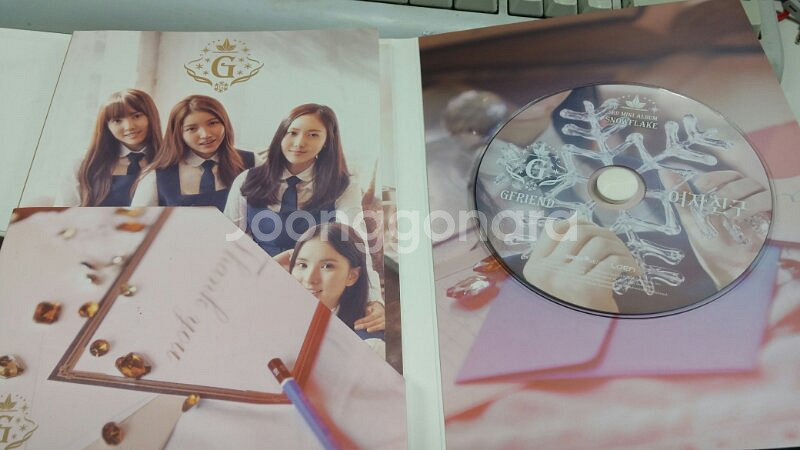 여자친구  미니 2,3집  싸인 앨범  판매합니다--1