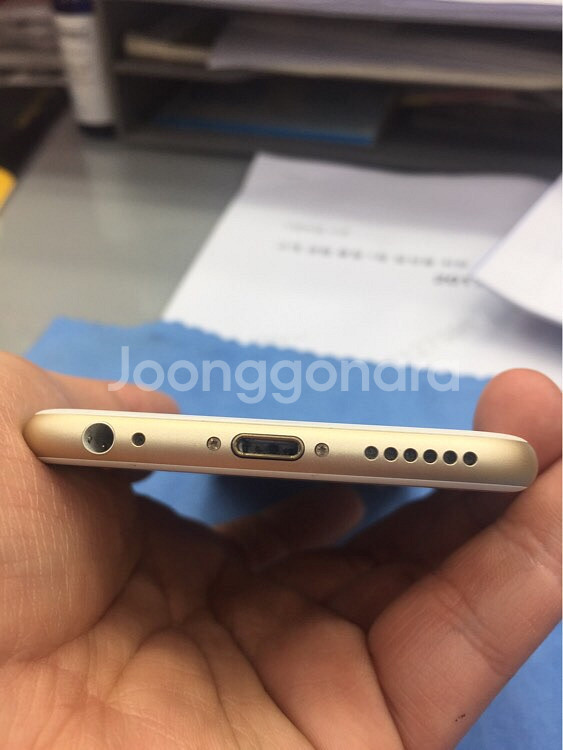 아이폰6s 골드 색상 64기가--4