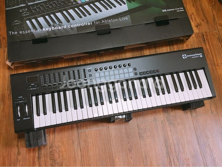 마스터키보드 노베이션 런치키 61 Novation--0
