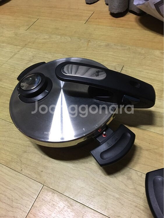 휘슬러 압력밥솥겸 냄비 팝니다--0