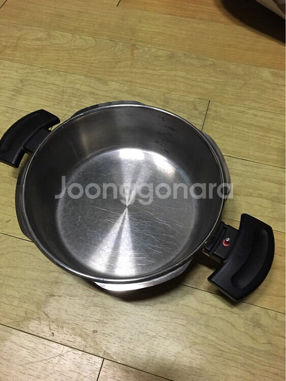 휘슬러 압력밥솥겸 냄비 팝니다--1